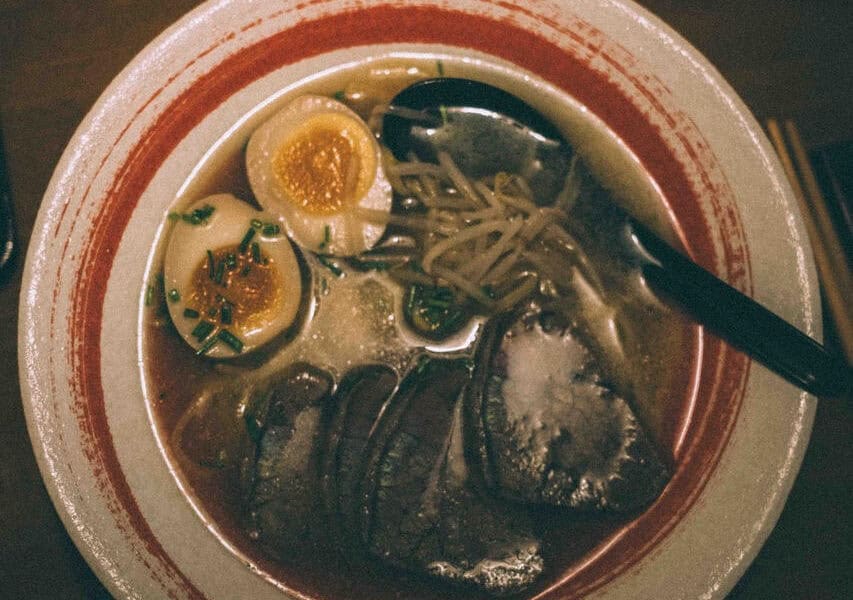 Ramen Nr. 9 mit Rindfleisch im Restaurant Reiwa in Ludwigshafen