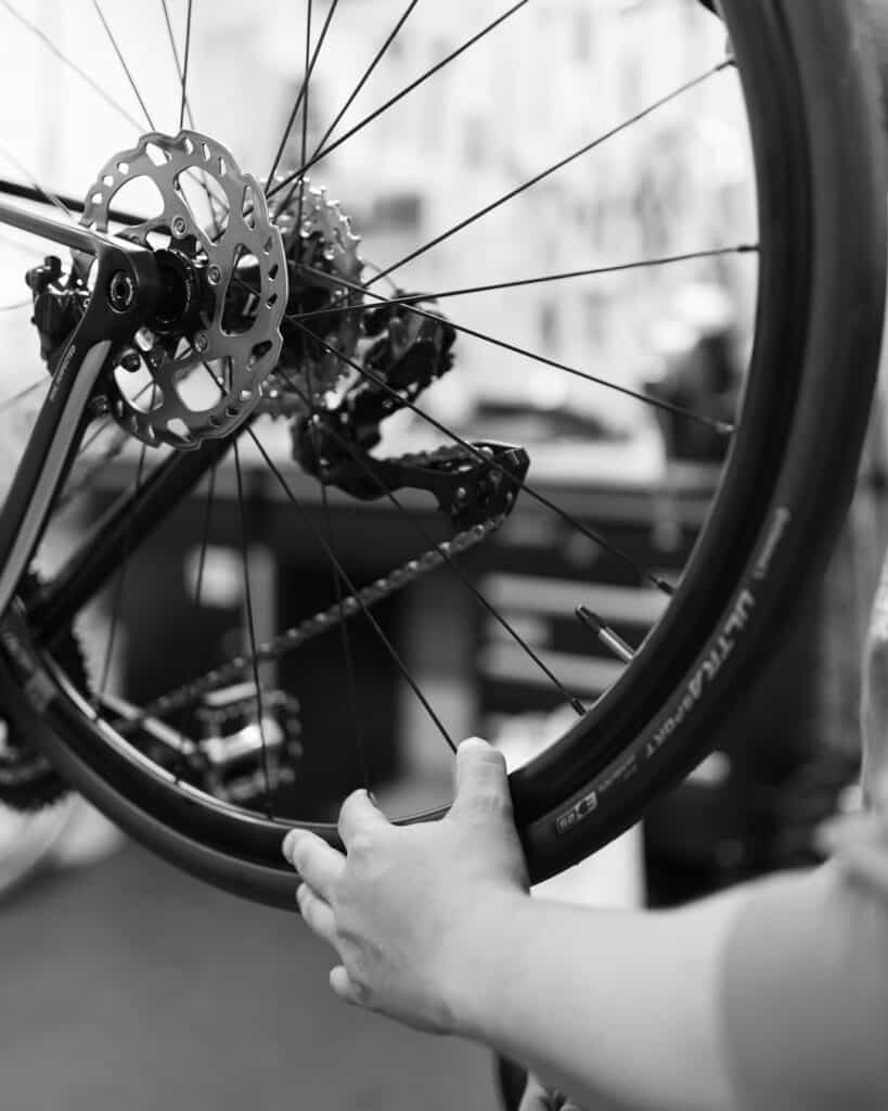 RadsportFecht Rückrad wird repariert vom Meister