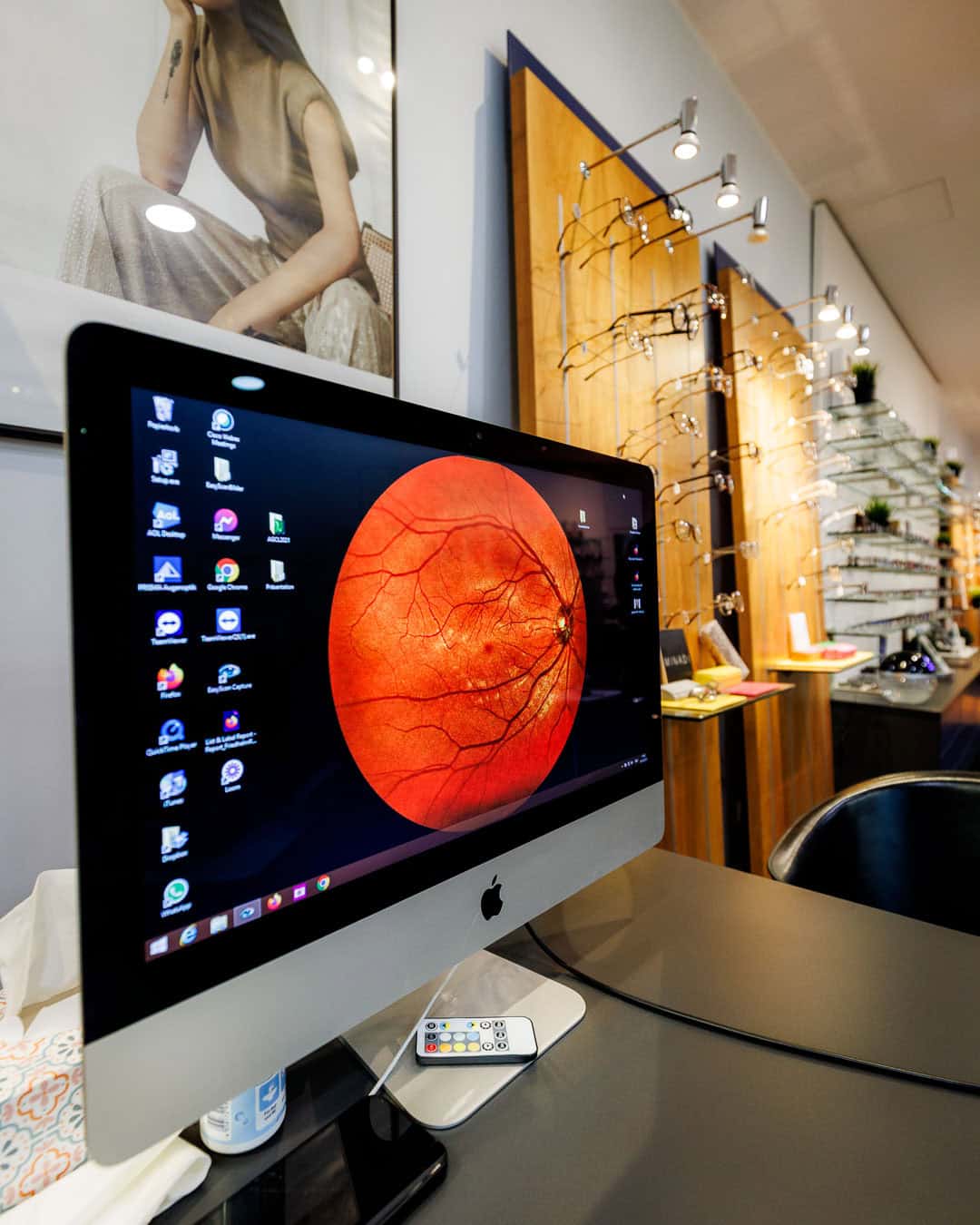 Mac im Brillenfachgeschäft Blickpunkt LUSANUM